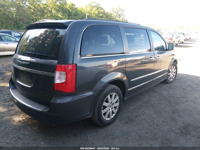 Chrysler Town & Country Touring-l