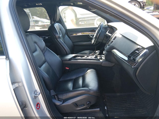 Volvo XC90 T6 Momentum