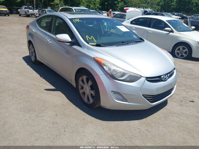 Salvage Hyundai ELANTRA Image