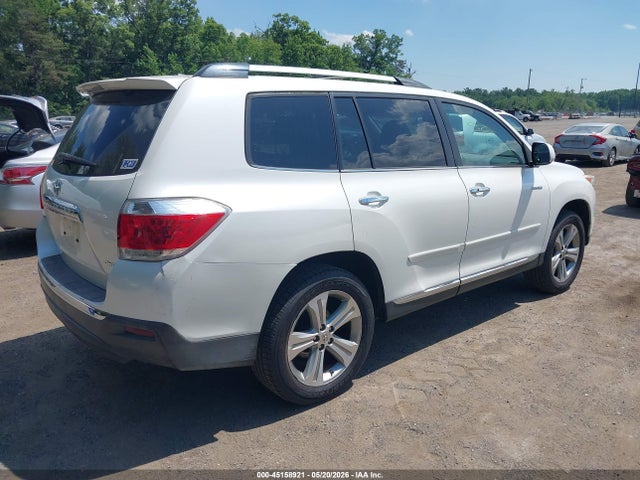 Toyota Highlander Limited V6