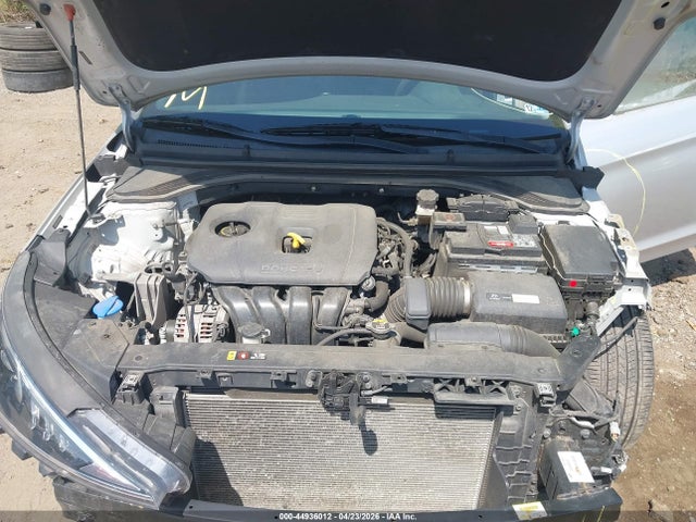 Hyundai ELANTRA Sel