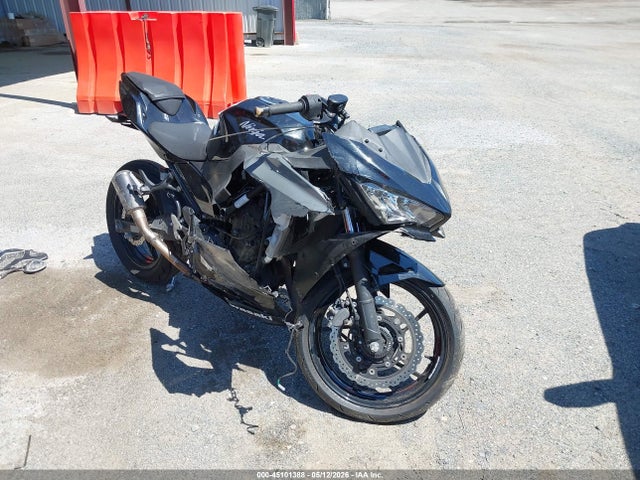 Salvage Kawasaki Ex400 Image