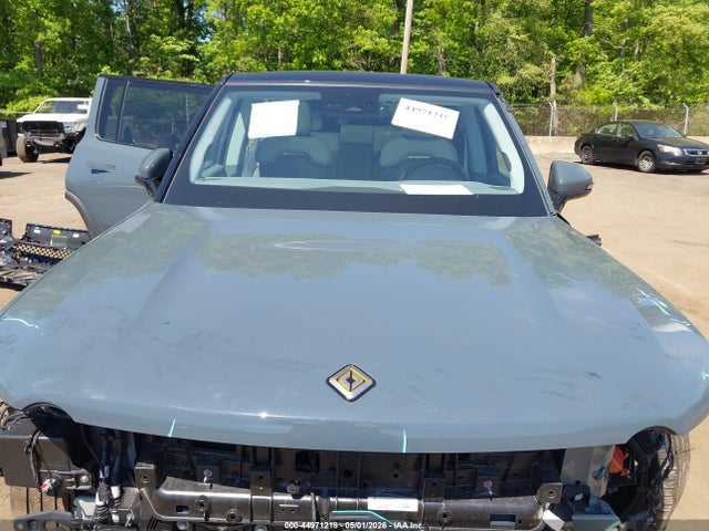 Rivian R1s Quad Motor Max Pack