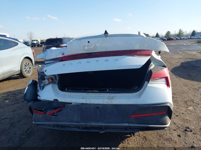 Hyundai ELANTRA Sel