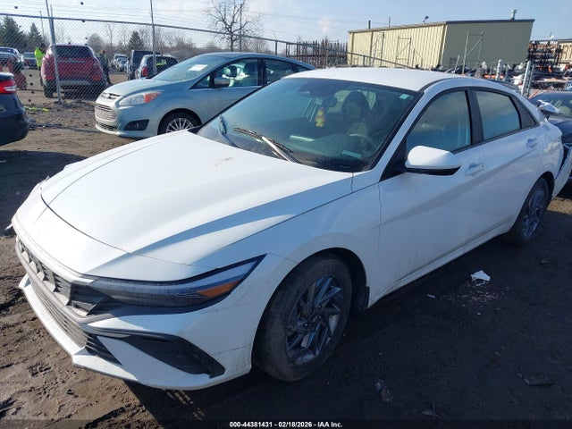 Hyundai ELANTRA Sel