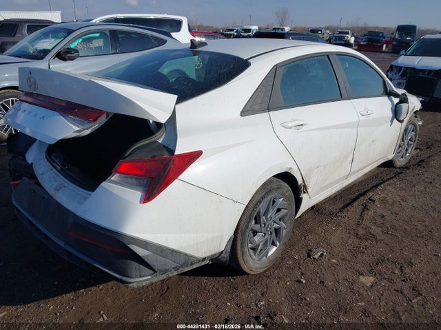 Hyundai ELANTRA Sel
