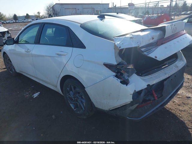 Hyundai ELANTRA Sel