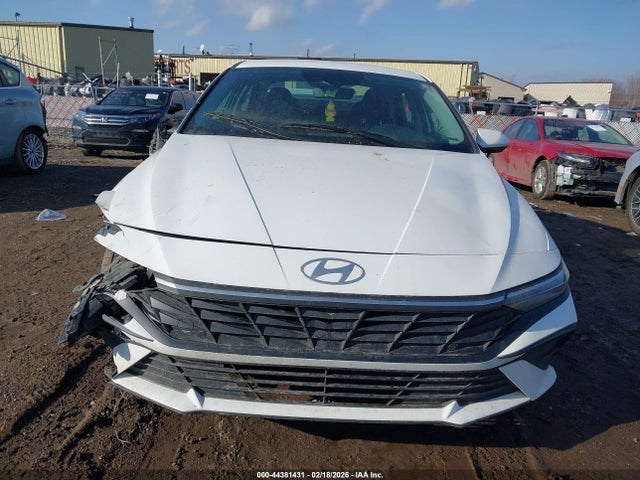 Hyundai ELANTRA Sel