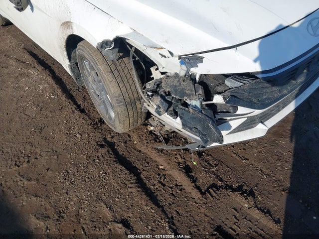 Hyundai ELANTRA Sel