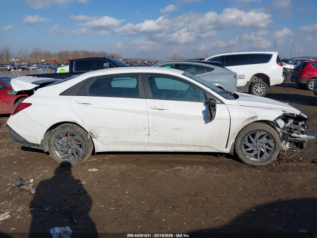 Hyundai ELANTRA Sel