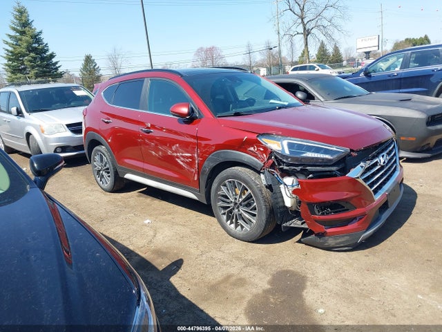 Salvage Hyundai TUCSON Image