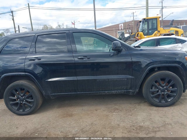Jeep Grand Cherokee Altitude 4x4