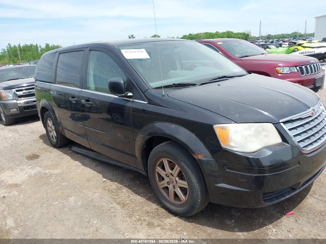 Salvage Chrysler Town & Country Image