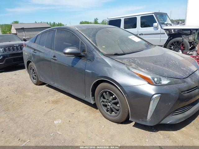 Salvage Toyota Prius Image