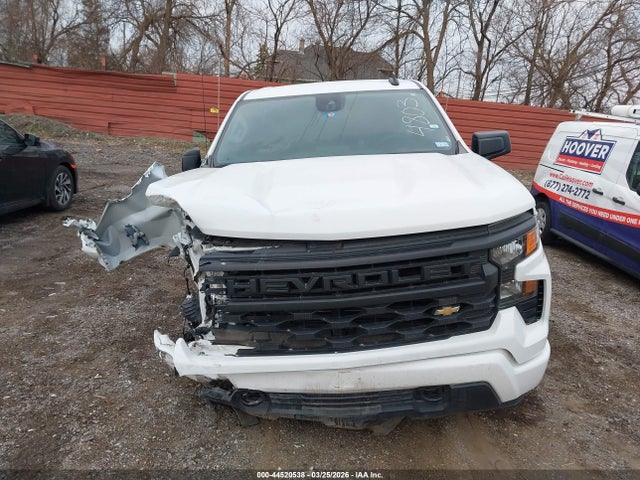 Chevrolet Silverado 1500 2wd  Short Bed Custom