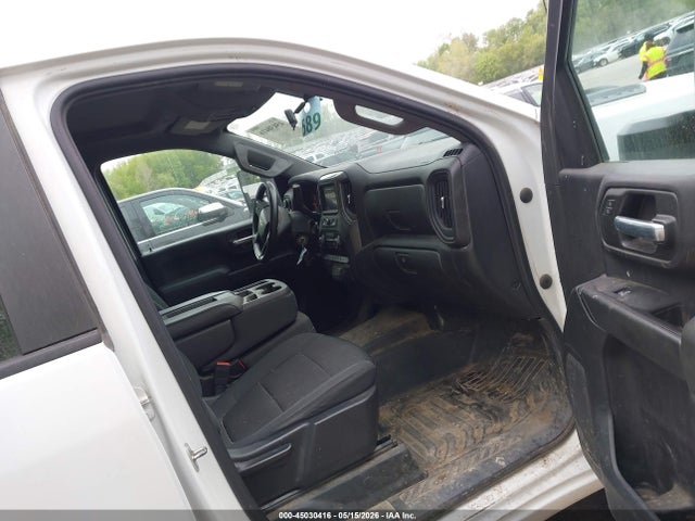 Salvage Chevrolet Silverado 2500 Image