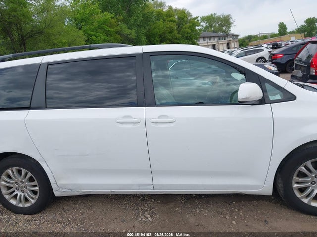 Toyota Sienna Xle V6 8 Passenger