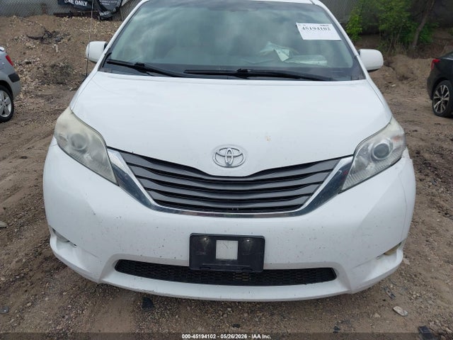 Toyota Sienna Xle V6 8 Passenger
