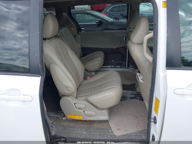 Toyota Sienna Xle V6 8 Passenger