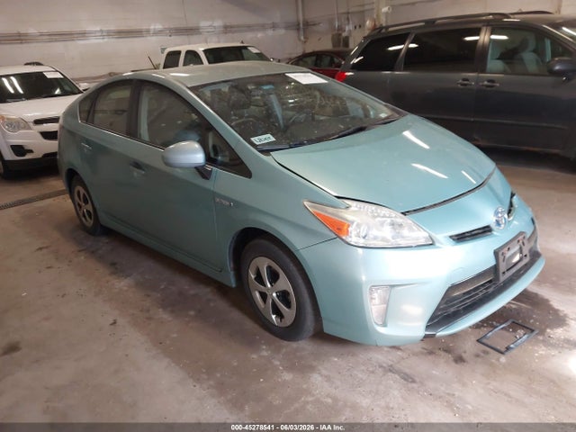 Salvage Toyota Prius Image
