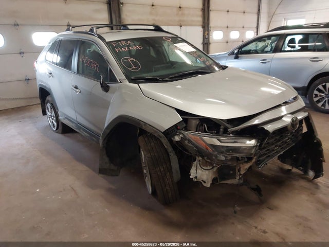 Salvage Toyota RAV4 Image