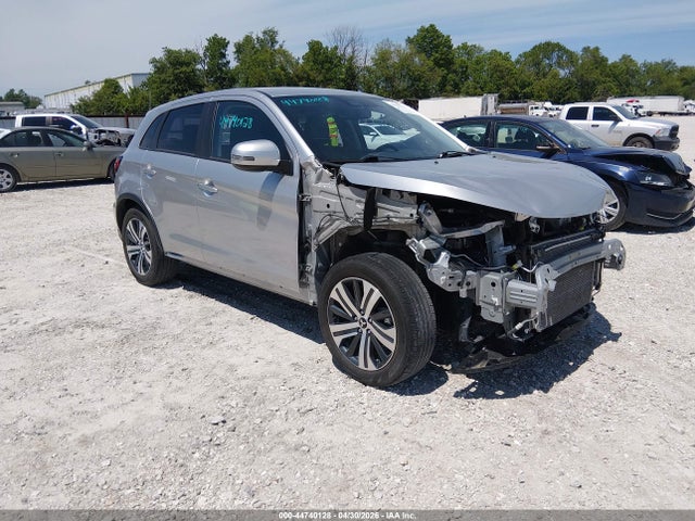 Salvage Mitsubishi Outlander Image