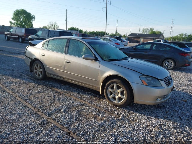 Salvage Nissan Altima Image