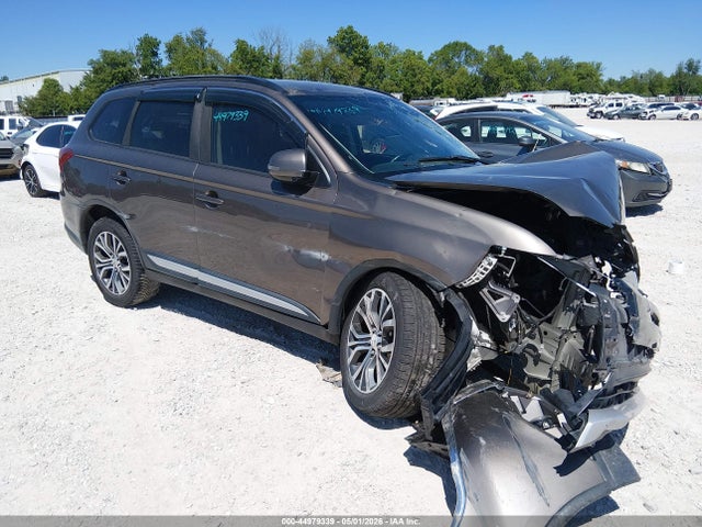 Salvage Mitsubishi Outlander Image