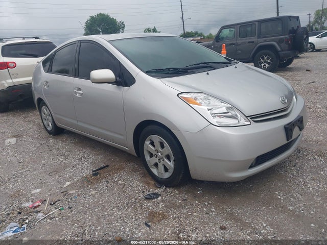 Salvage Toyota Prius Image