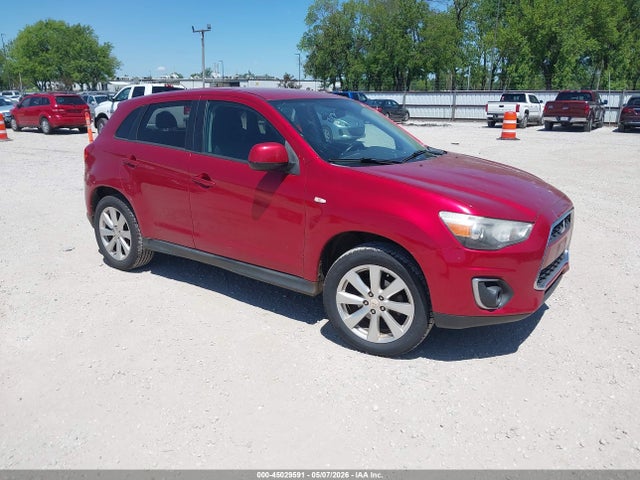 Salvage Mitsubishi Outlander Image