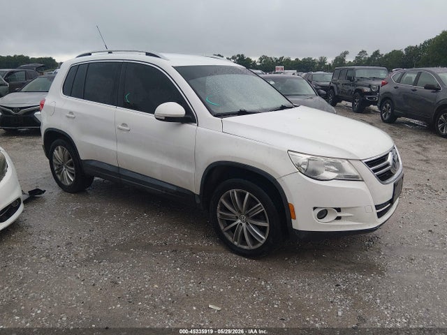 Salvage Volkswagen Tiguan Image