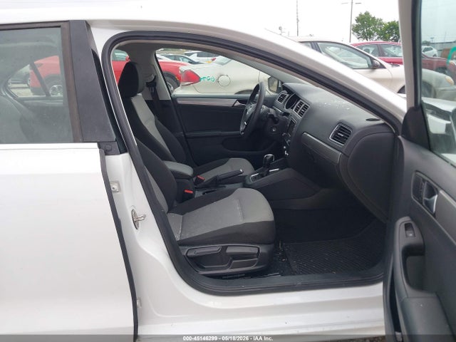 Volkswagen Jetta 1.4t S