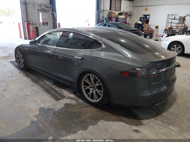Tesla Model S Performance