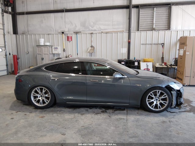 Tesla Model S Performance