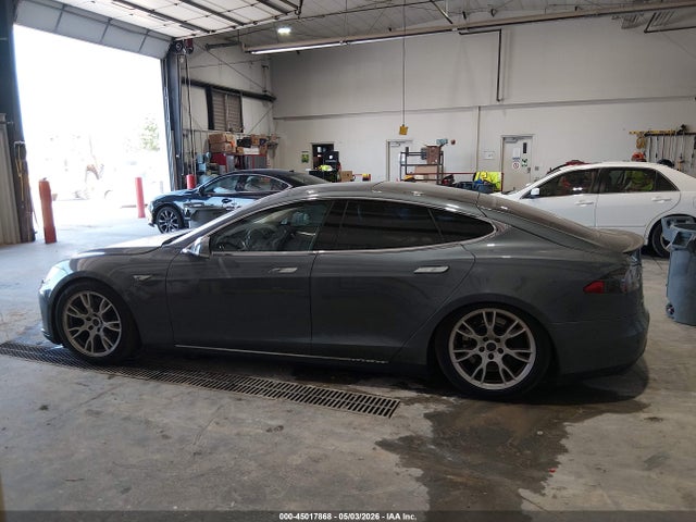 Tesla Model S Performance