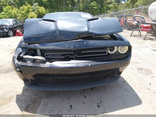 Dodge Challenger Sxt
