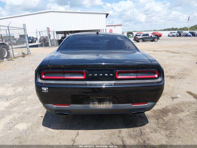Dodge Challenger Sxt
