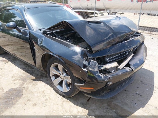 Dodge Challenger Sxt