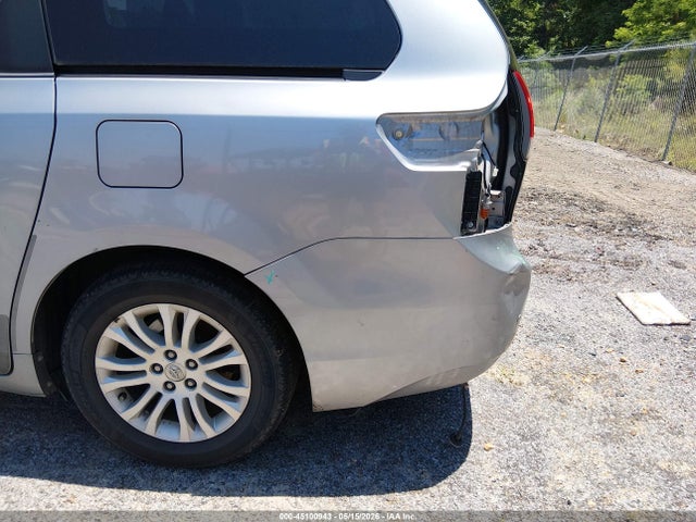 Toyota Sienna Xle V6 8 Passenger