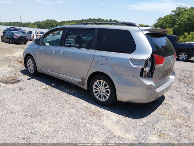 Toyota Sienna Xle V6 8 Passenger