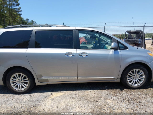 Toyota Sienna Xle V6 8 Passenger