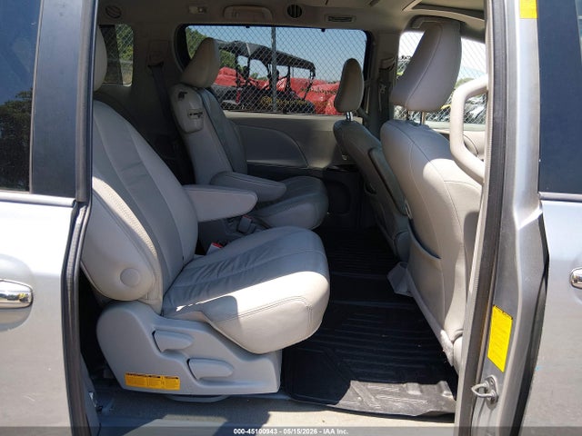 Toyota Sienna Xle V6 8 Passenger