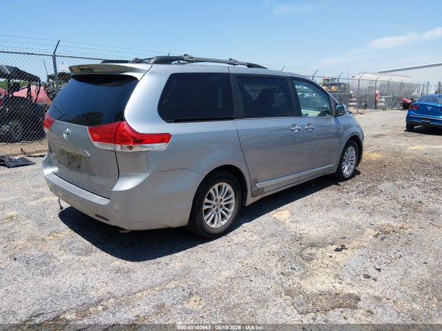 Toyota Sienna Xle V6 8 Passenger