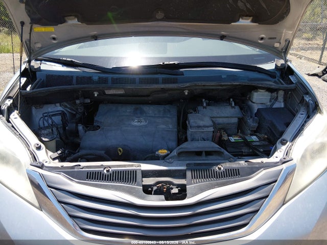Toyota Sienna Xle V6 8 Passenger