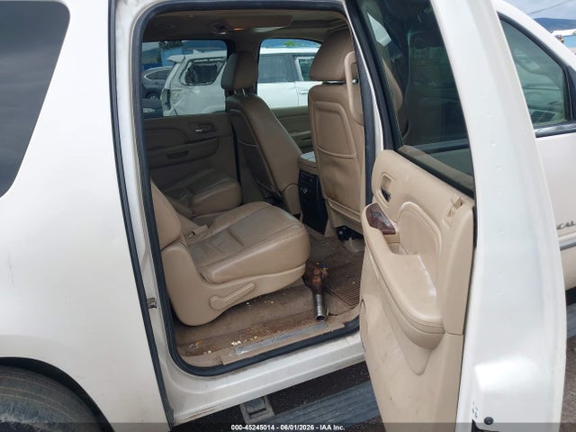 Cadillac Escalade Standard