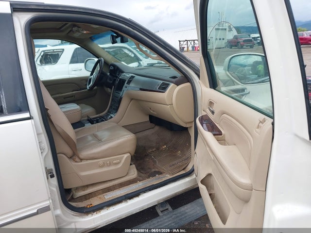 Cadillac Escalade Standard