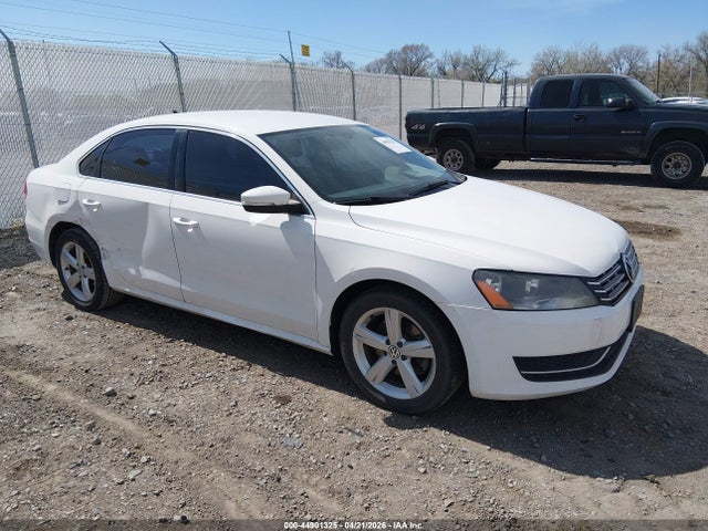 Salvage Volkswagen Passat Image