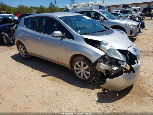 Salvage Nissan LEAF Image