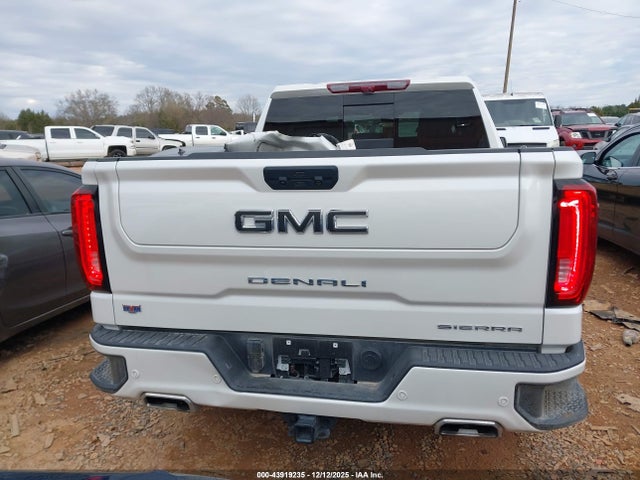 GMC Sierra 1500 4wd  Short Box Denali