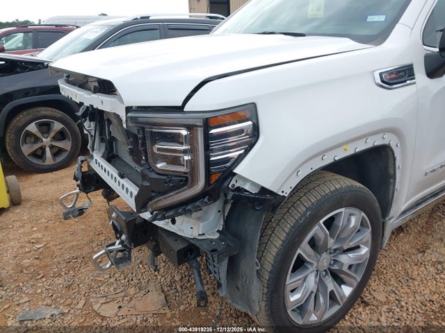 GMC Sierra 1500 4wd  Short Box Denali